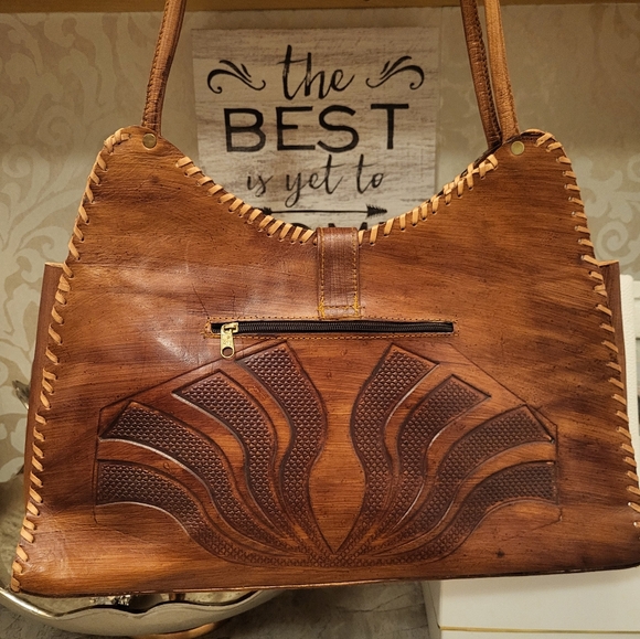 Elegant Brown Leather Handbag From Mexico - Picture 4 of 11